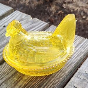 Mosser Yellow Iridized Glass Hen On Nest